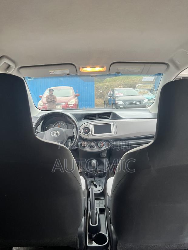 Toyota Vitz 1.0 FWD 3dr 2013 Silver