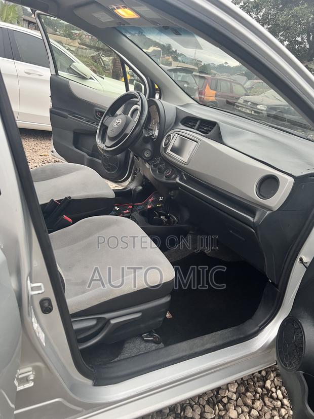 Toyota Vitz 1.0 FWD 3dr 2013 Silver