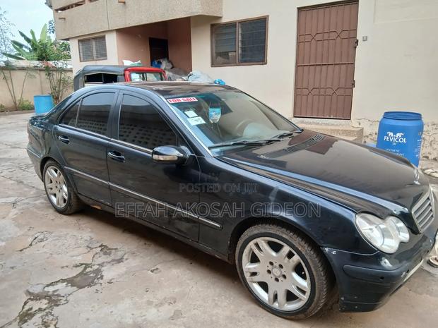 Mercedes-Benz C-Class 2010 Black