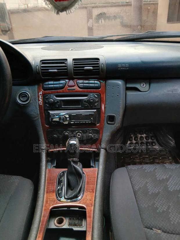 Mercedes-Benz C-Class 2010 Black