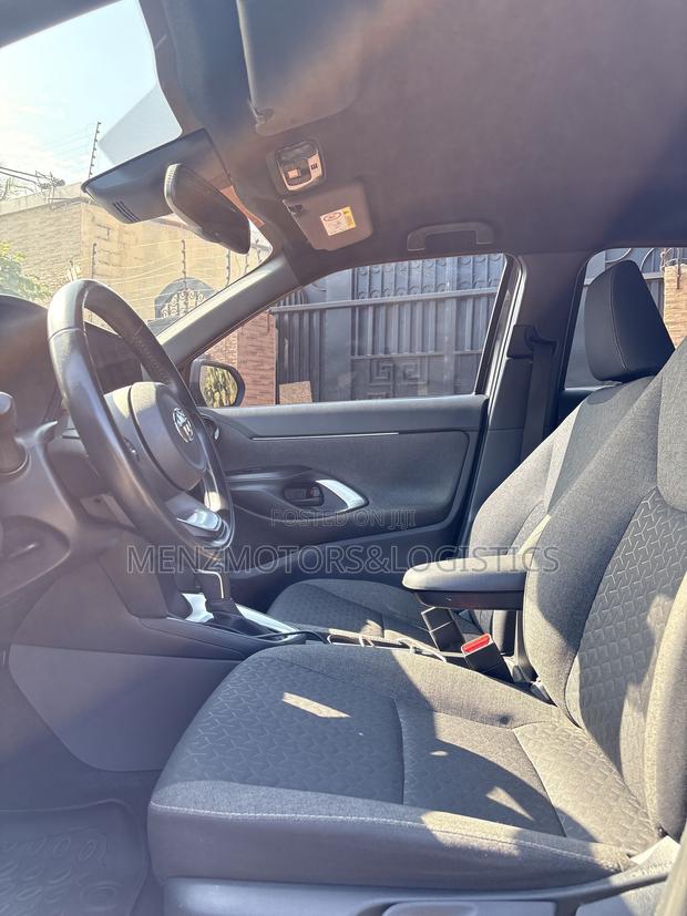 Toyota Yaris Cross 1.5 Hybrid AWD 2022 Gray
