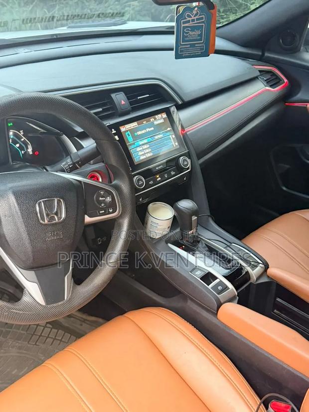Honda Civic EX Sedan 2018 White