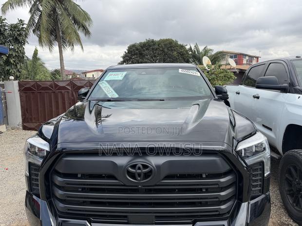 Toyota Tundra Limited CrewMax 4WD SB w/5.5' Bed 2026 Black