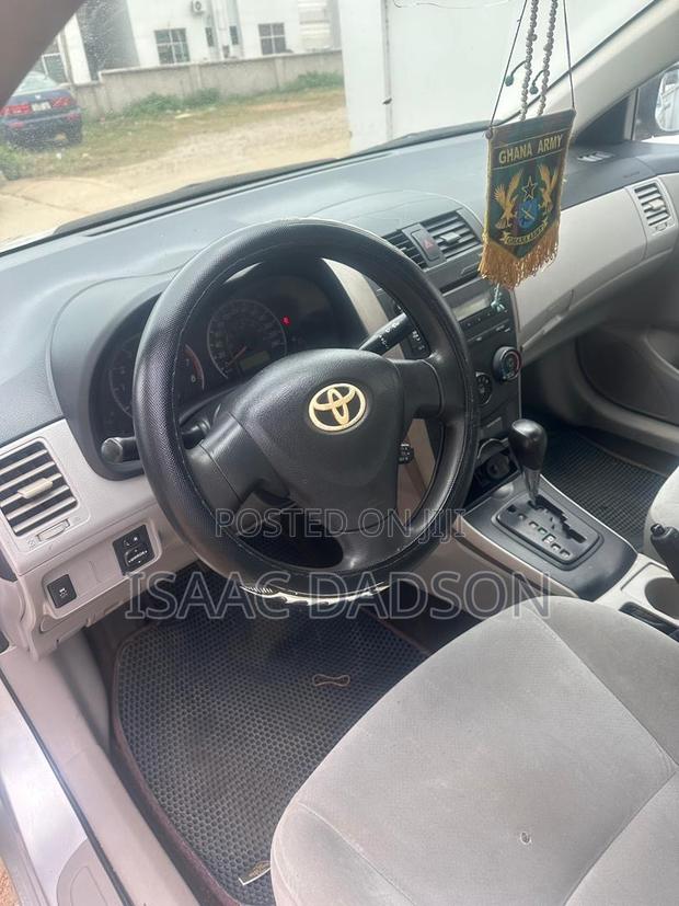 Toyota Corolla L 4-Speed Automatic 2013 Silver