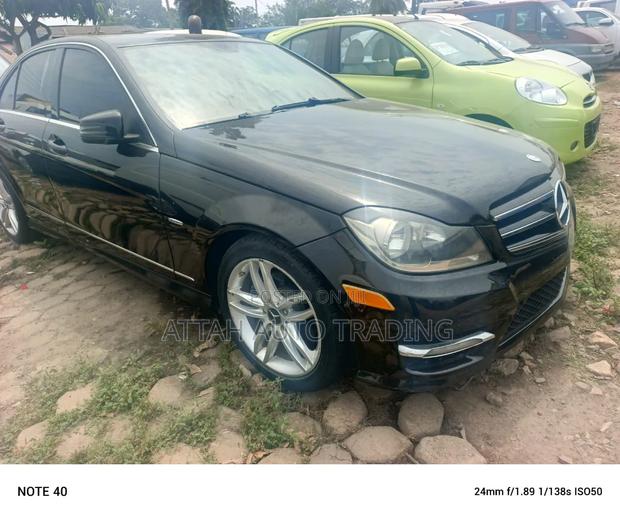 Mercedes-Benz C250 2012 Black