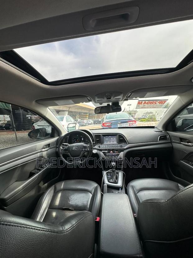 Hyundai Elantra Limited 2018 White