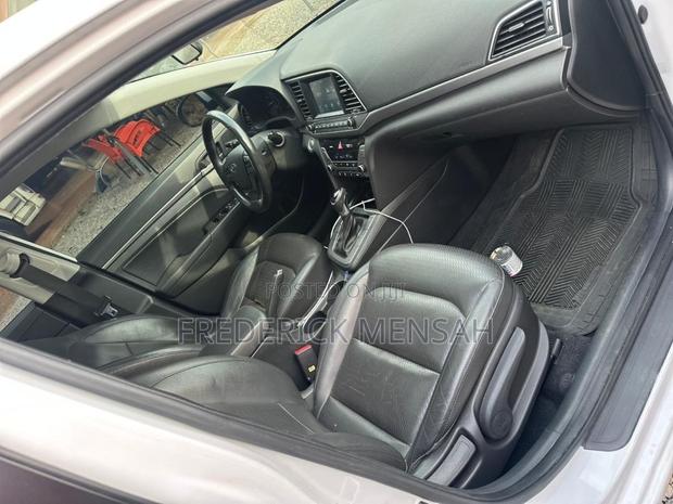 Hyundai Elantra Limited 2018 White