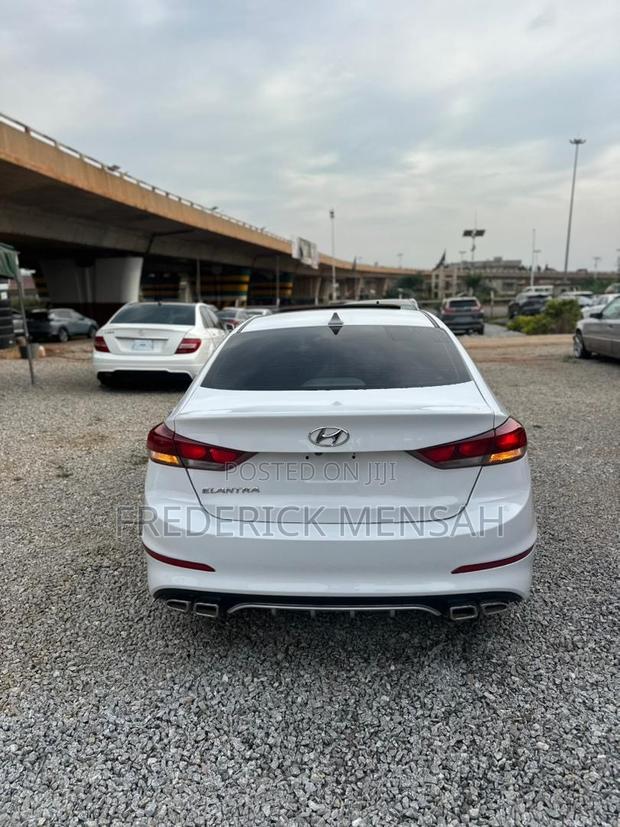 Hyundai Elantra Limited 2018 White