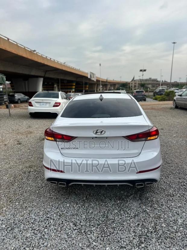 Hyundai Elantra Limited 2018 White