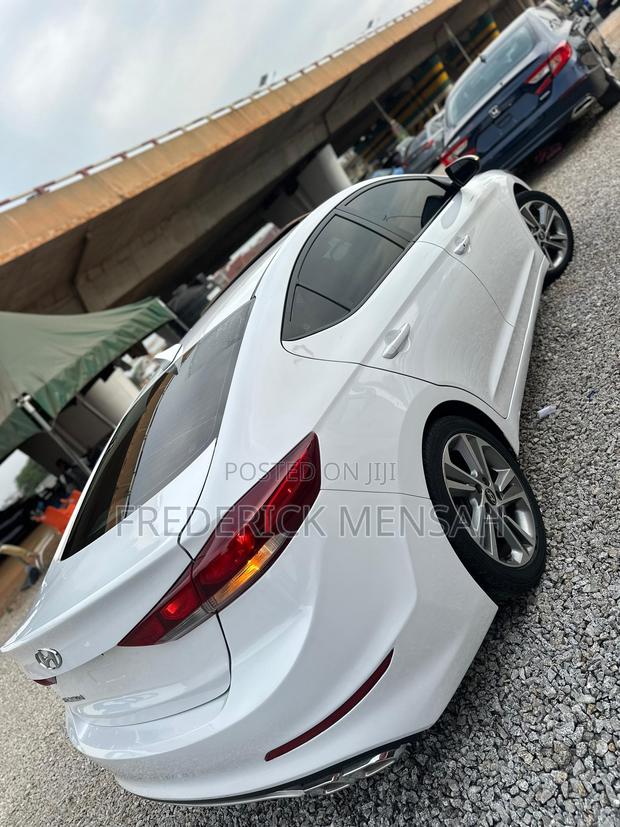 Hyundai Elantra Limited 2018 White