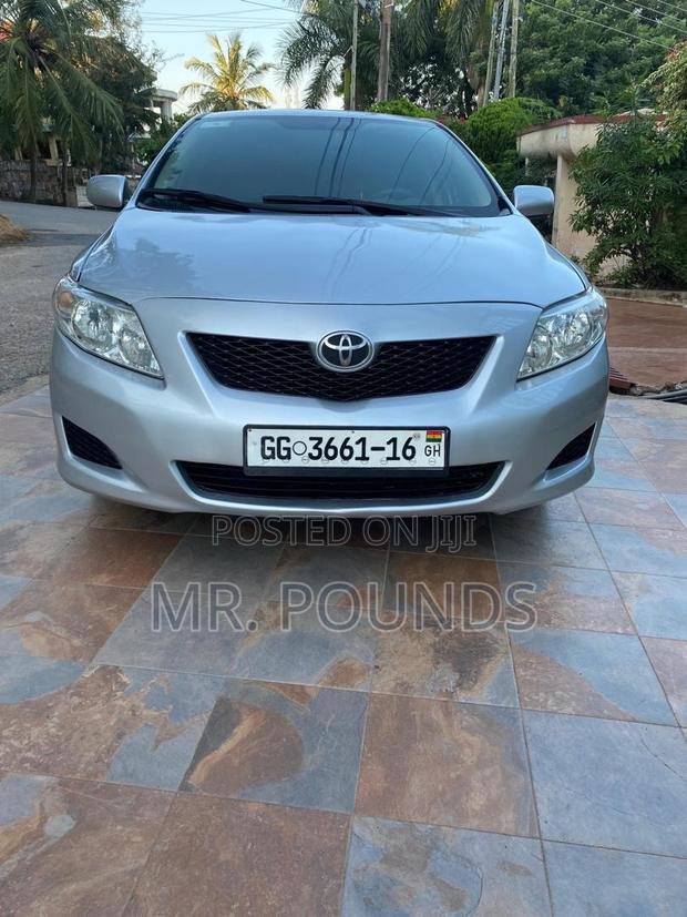 Toyota Corolla 2010 Silver