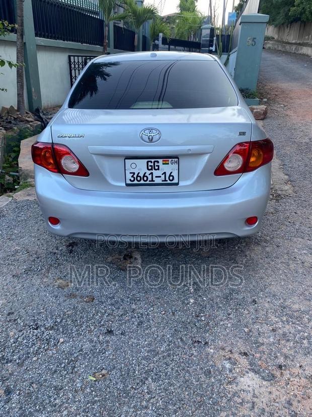 Toyota Corolla 2010 Silver