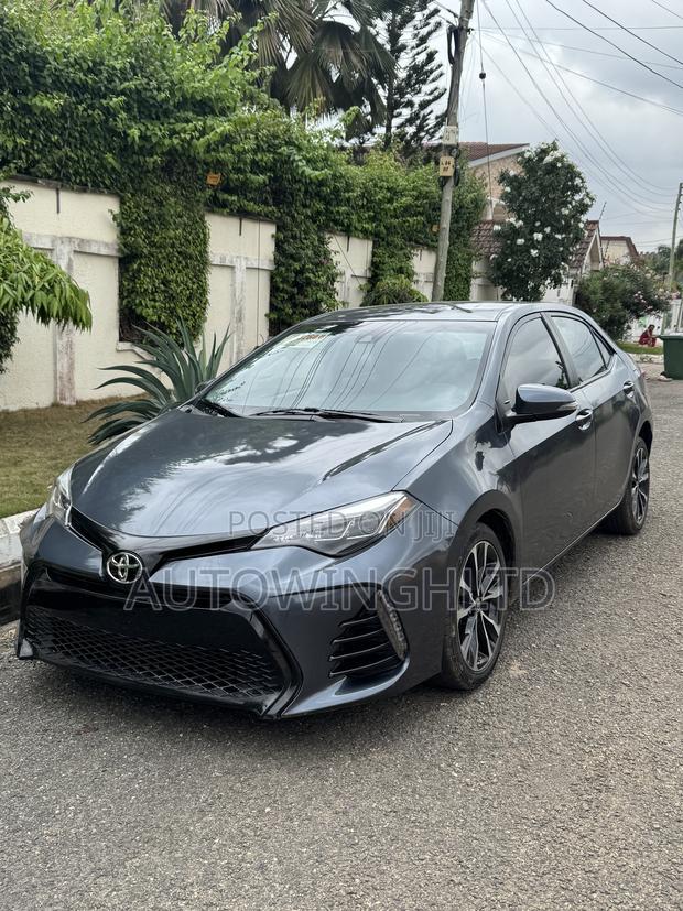 Toyota Corolla SE (1.8L 4cyl 2A) 2018