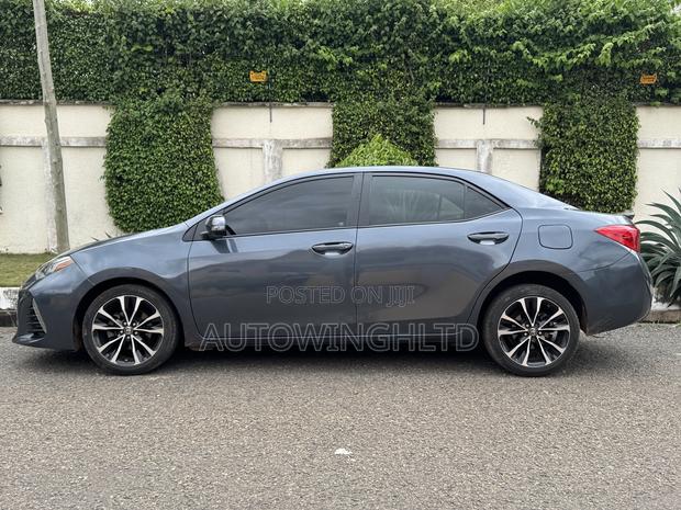 Toyota Corolla SE (1.8L 4cyl 2A) 2018