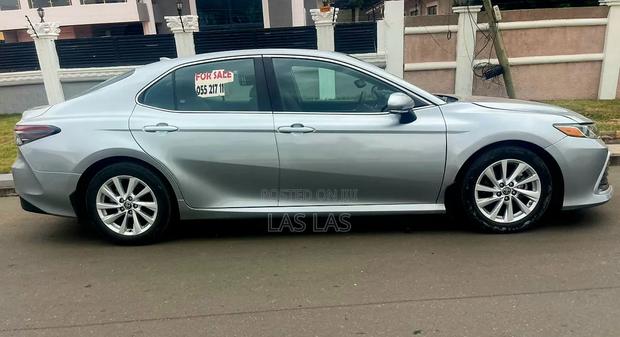 Toyota Camry 2021 Silver