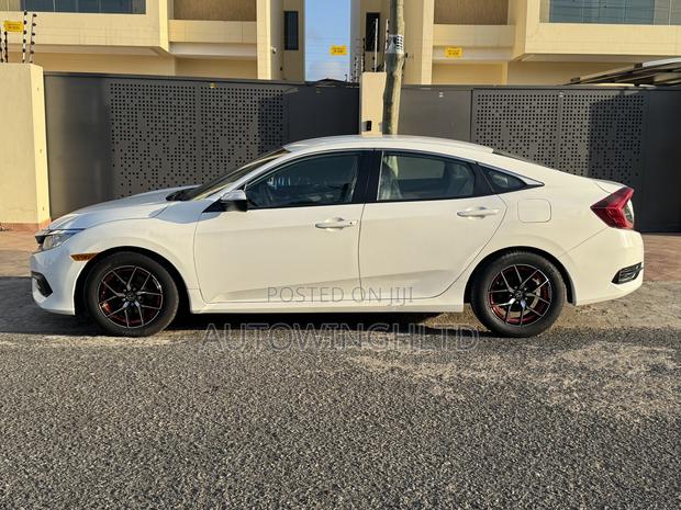Honda Civic LX 4dr Sedan (2.0L 4cyl) 2017 White