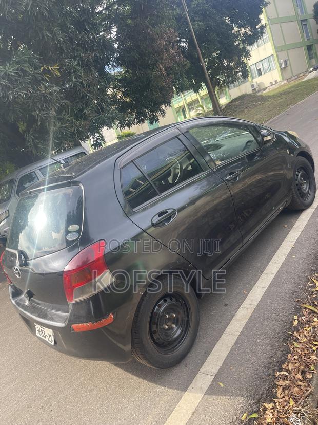Toyota Vitz 2010 Black