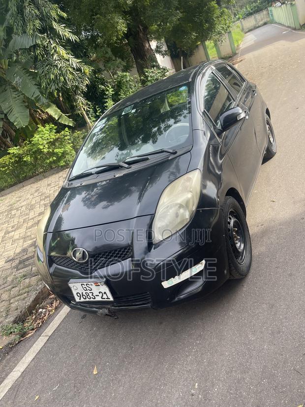 Toyota Vitz 2010 Black