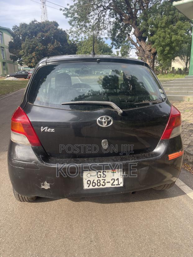 Toyota Vitz 2010 Black