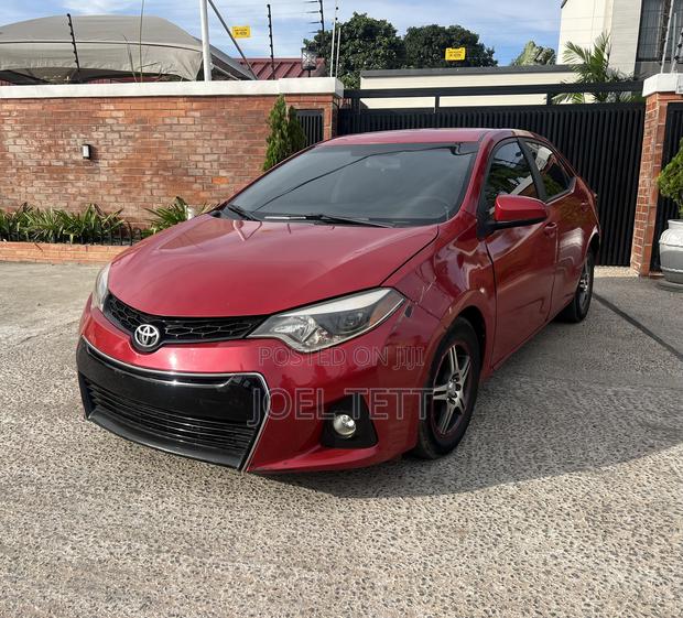 Toyota Corolla 2015 Red