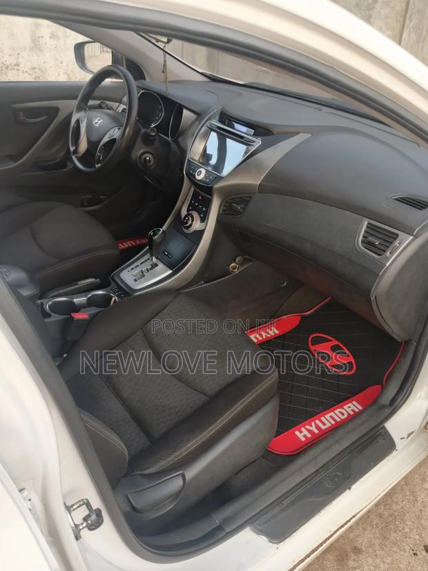 Hyundai Elantra 2013 White