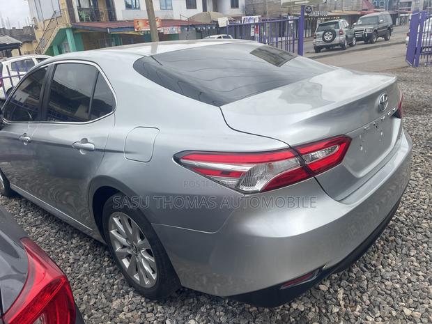 Toyota Corolla LE 2020 Silver