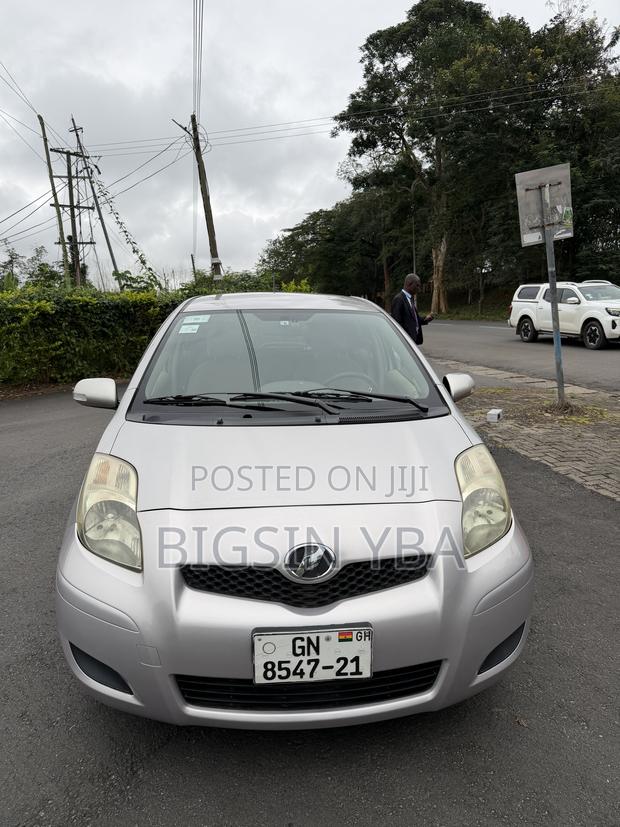 Toyota Vitz 1.3 AWD 3dr 2010 Silver