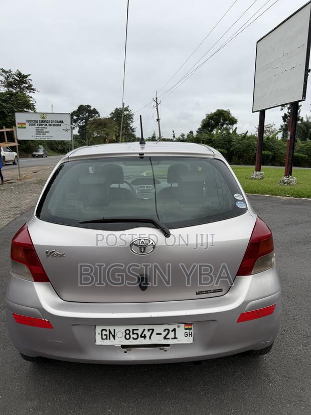 Toyota Vitz 1.3 AWD 3dr 2010 Silver