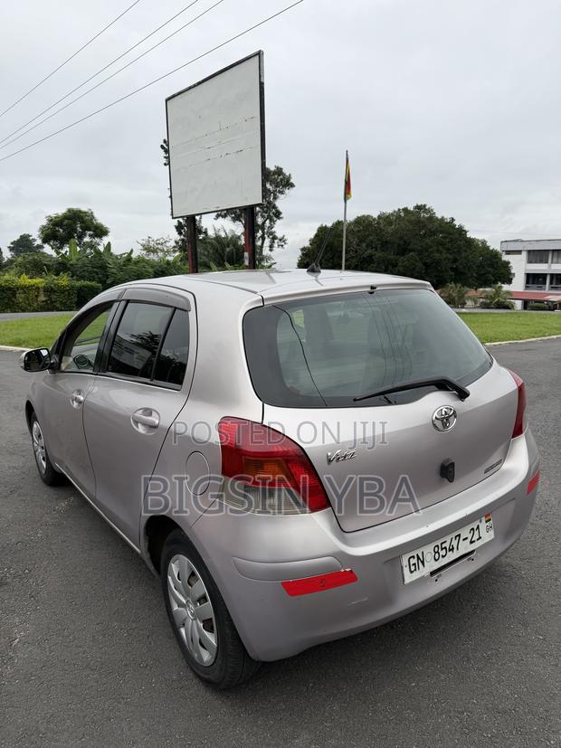 Toyota Vitz 1.3 AWD 3dr 2010 Silver