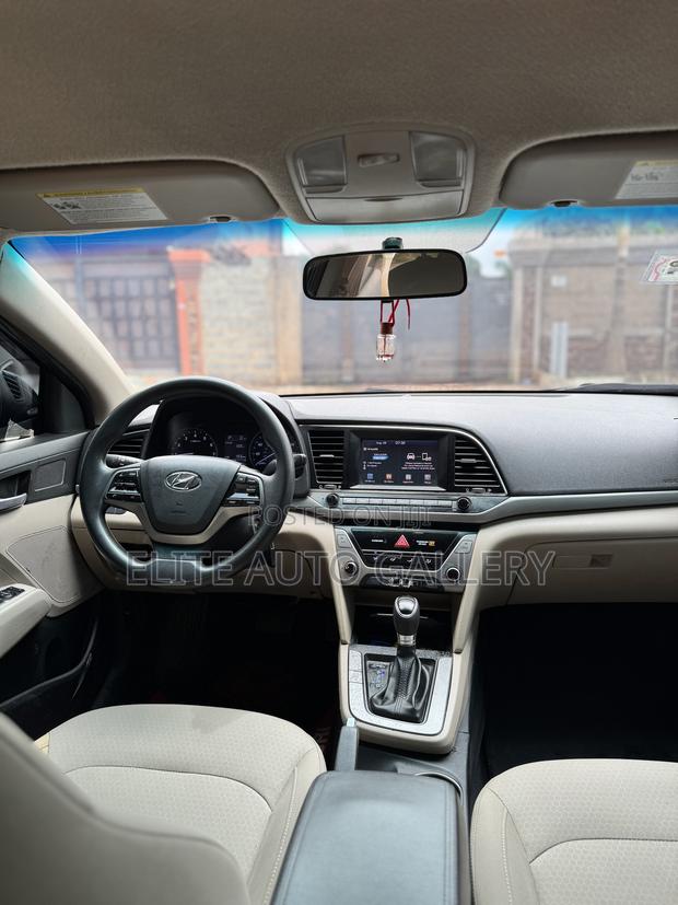 Hyundai Elantra ECO Sedan FWD (1.4L 4cyl 7A) 2017 Black