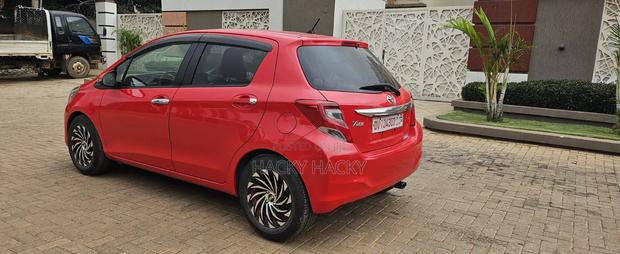 Toyota Vitz 1.5 FWD 5dr 2016 Red