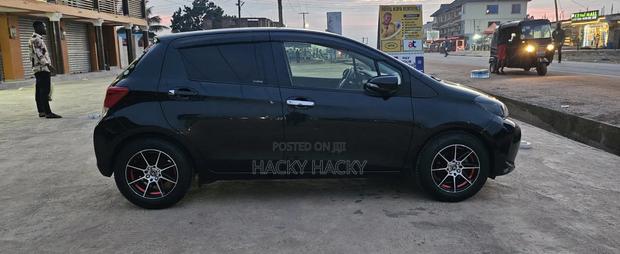 Toyota Vitz 2015 Black
