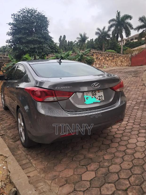 Hyundai Elantra GLS Sedan FWD (1.8L 4cyl 6A) 2013 Gray