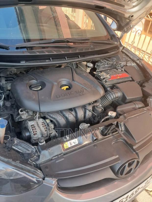 Hyundai Elantra GLS Sedan FWD (1.8L 4cyl 6A) 2013 Gray