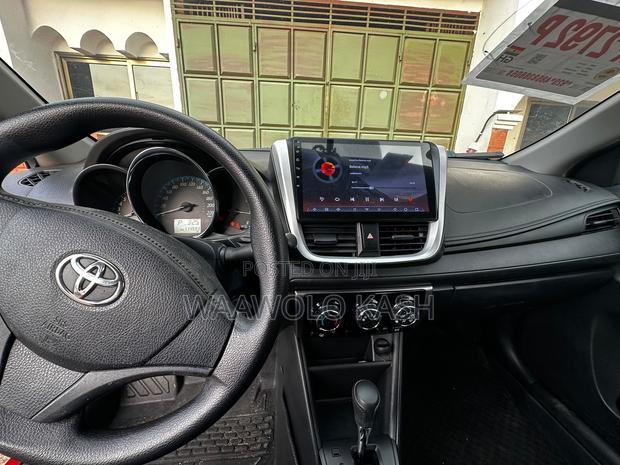 Toyota Yaris 2018 Red