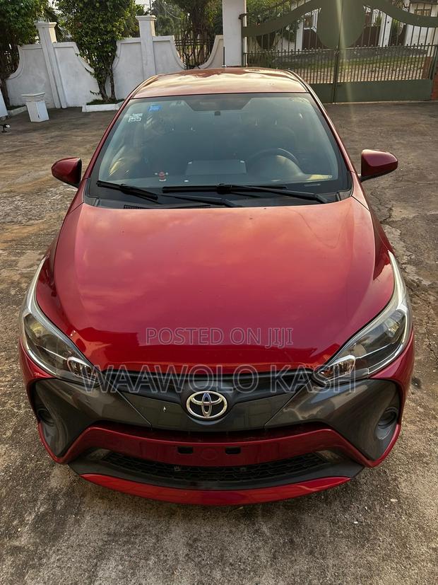 Toyota Yaris 2018 Red
