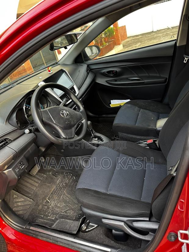Toyota Yaris 2018 Red