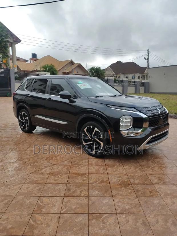 Mitsubishi Outlander 2022 Black