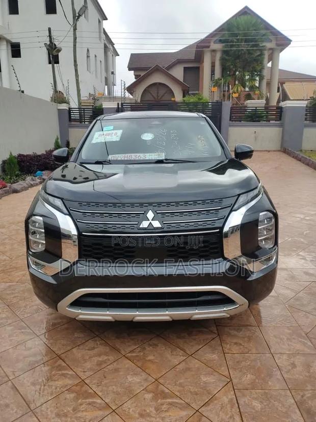 Mitsubishi Outlander 2022 Black