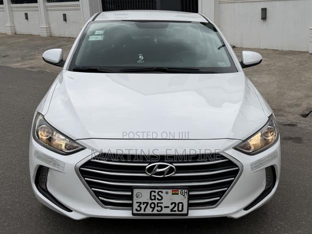 Hyundai Elantra Limited Sedan FWD (2.0L 4cyl 6A) 2017 White