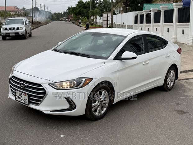 Hyundai Elantra Limited Sedan FWD (2.0L 4cyl 6A) 2017 White