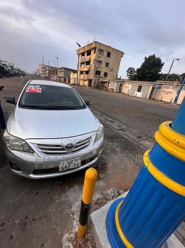 Toyota Corolla 2012 Gray