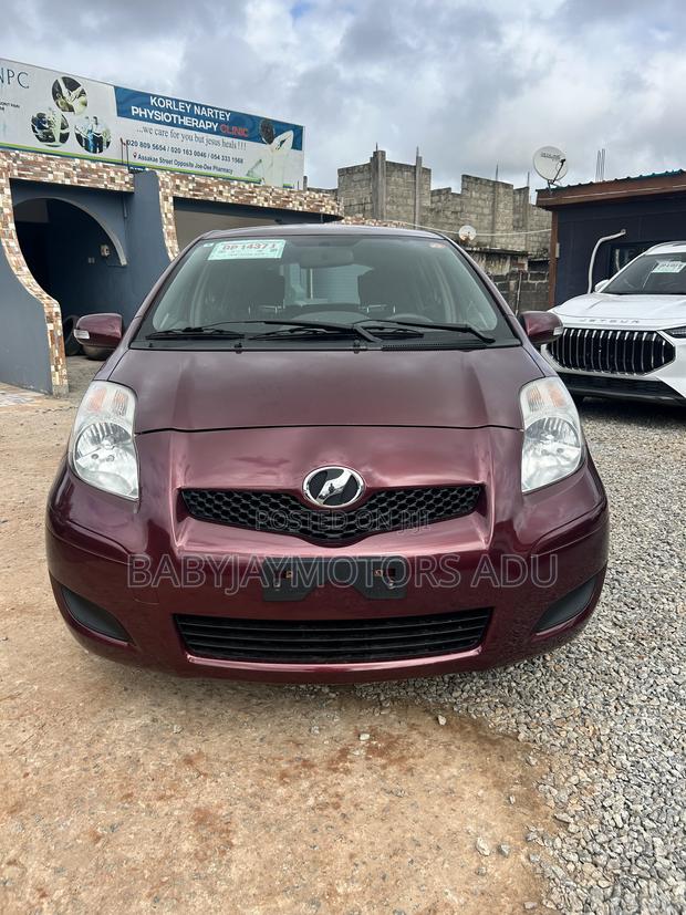 Toyota Vitz 1.3 FWD 5dr 2010 Burgundy