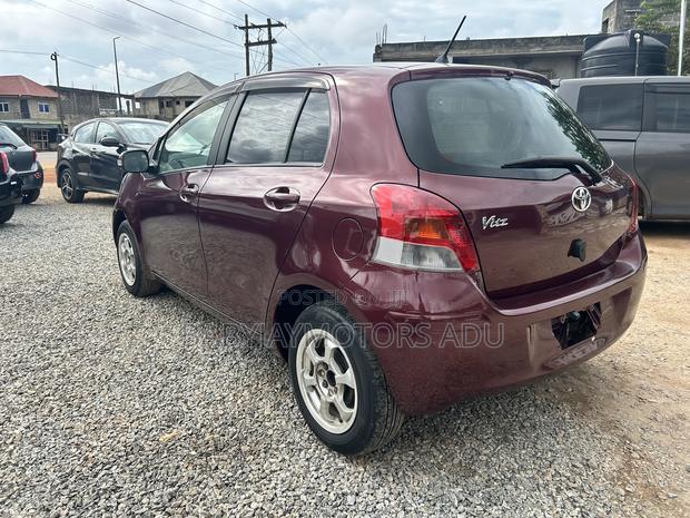 Toyota Vitz 1.3 FWD 5dr 2010 Burgundy