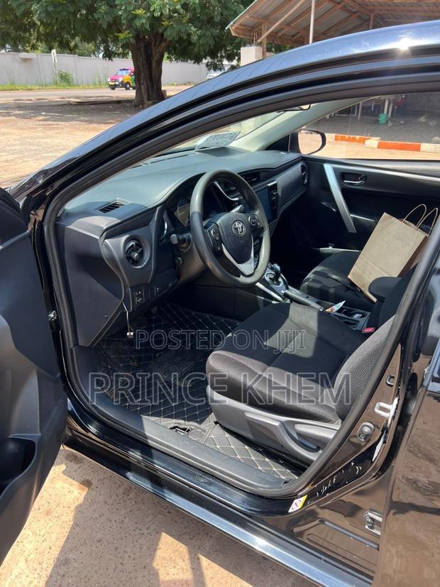 Toyota Corolla SE 4dr Sedan (1.8L 4cyl CVT) 2017 Black