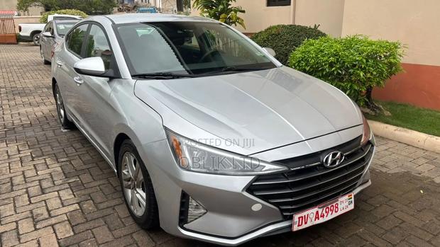 Hyundai Elantra SEL 2019 Silver