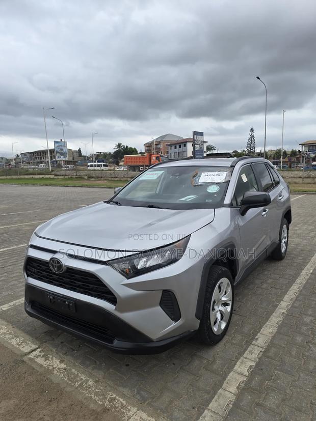 Toyota RAV4 LE AWD 2020 Silver