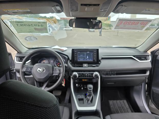 Toyota RAV4 LE AWD 2020 Silver