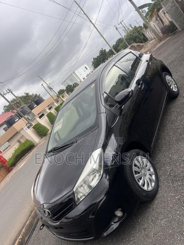 Toyota Vitz 1.3 AWD 5dr 2014 Black
