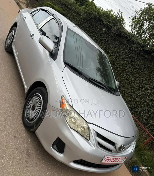 Toyota Corolla 2012 Silver